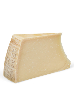 Parmigiano Reggiano, verkrijgbaar bij versmarkt CRU.