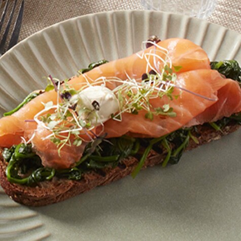 Toast met gerookte Schotse zalm.