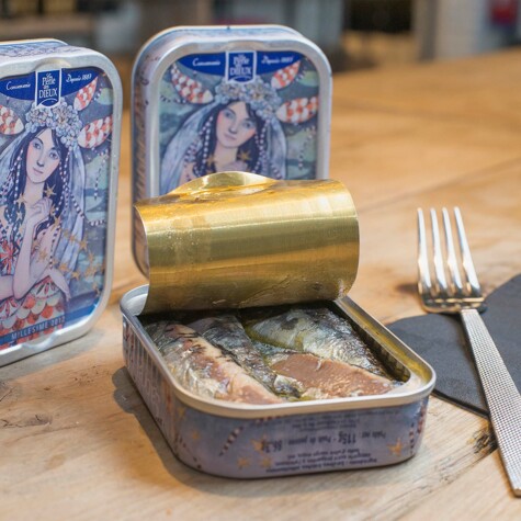 Sardines en conserve de La perle des Dieux, disponibles auprès de CRU.